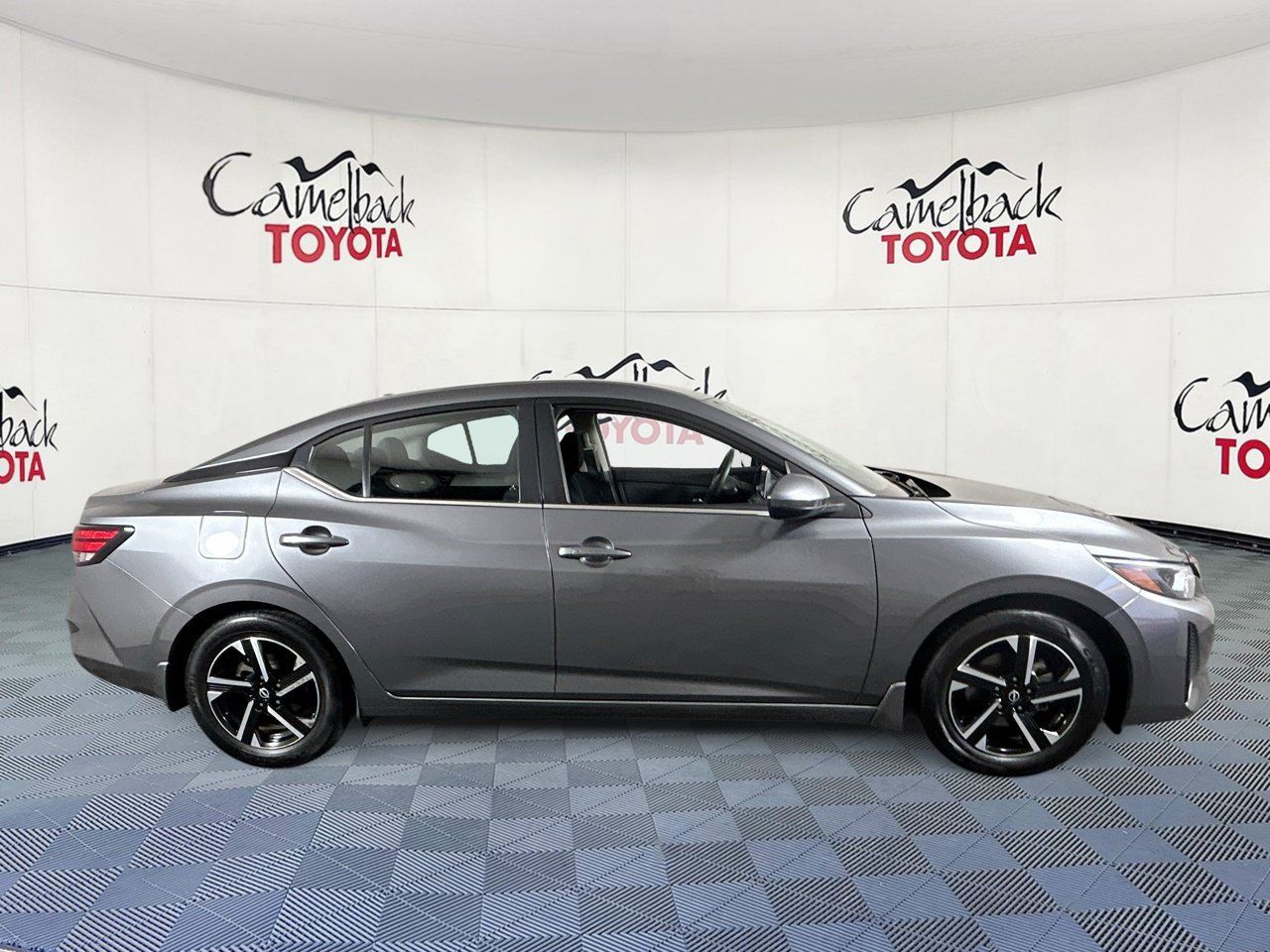 Used 2024 Nissan Sentra SV FWD image 9