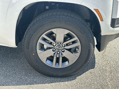 New 2025 Nissan Frontier SV image 12