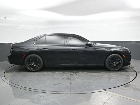 Used 2023 BMW 760i xDrive w/ Executive Package AWD/4WD image 5