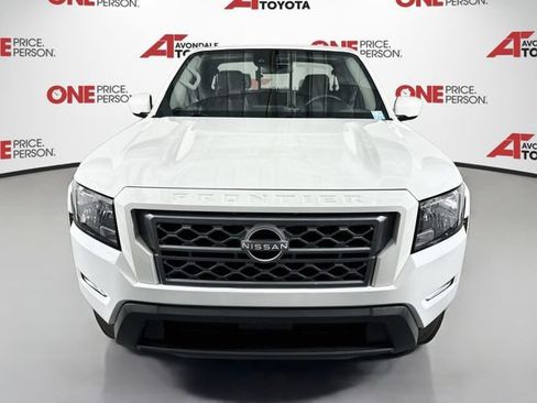 Used 2024 Nissan Frontier SV w/ SV Convenience Package RWD image 2