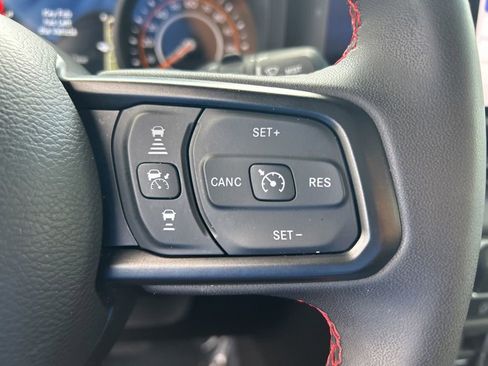 Used 2025 Jeep Wrangler Unlimited Rubicon image 44