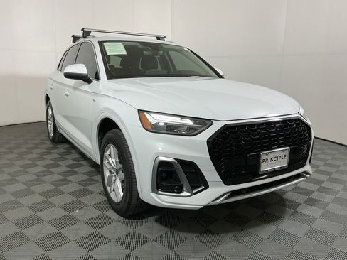 Used 2022 Audi Q5 2.0T Premium w/ Convenience Package AWD/4WD image 4