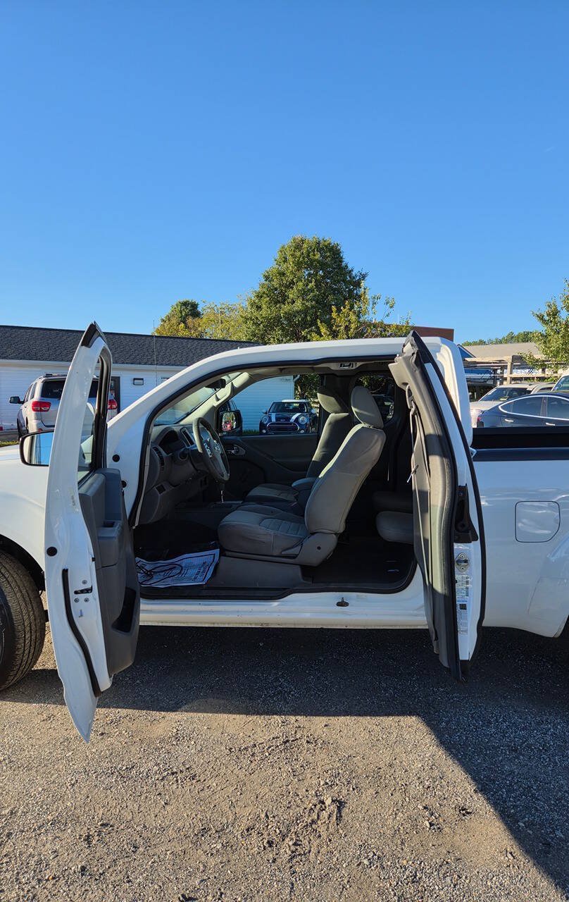 Used 2019 Nissan Frontier S w/ Work Truck Package RWD image 25