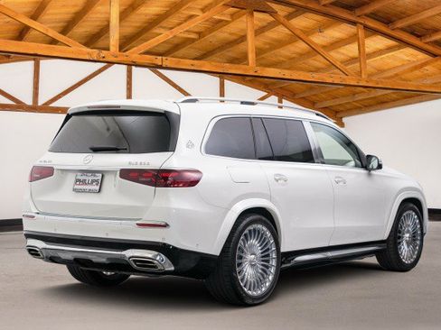 Used 2024 Mercedes-Benz Maybach GLS 600 GLS Maybach GLS 600 image 5
