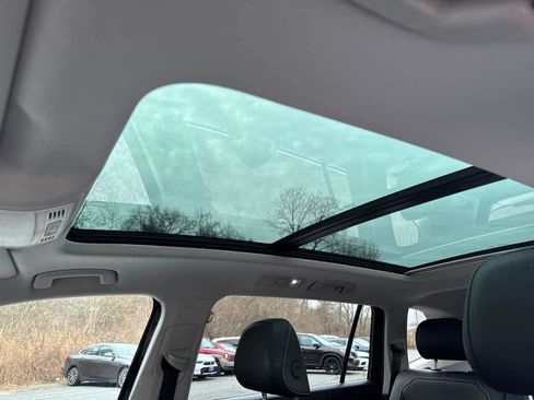 Used 2021 Volkswagen Tiguan SEL image 15