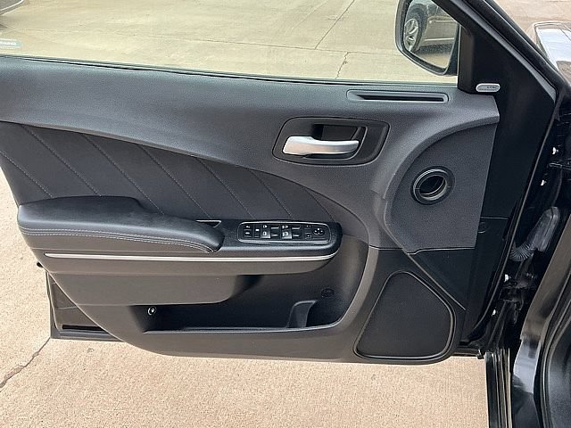 Used 2019 Dodge Charger SXT AWD/4WD image 15