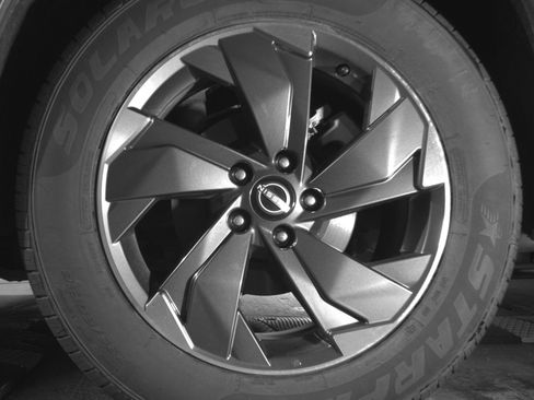 Used 2025 Nissan Rogue SV FWD image 14