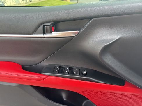 Used 2019 Toyota Camry XSE w/ Navigation Package FWD image 11