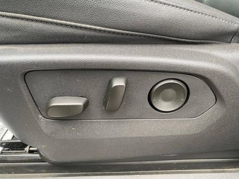 Used 2025 Chevrolet Silverado 2500 LTZ w/ LTZ Premium Package image 16