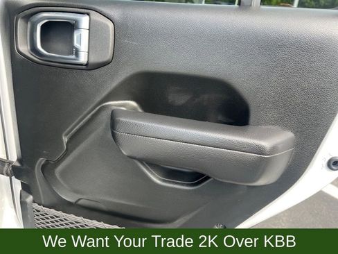 Used 2022 Jeep Gladiator Willys image 21