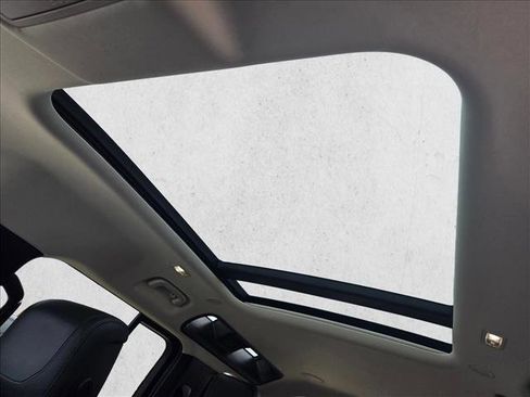 Used 2020 Land Rover Defender 110 HSE image 16