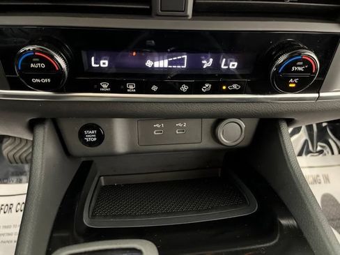 Certified 2026 Nissan Rogue SV FWD image 27