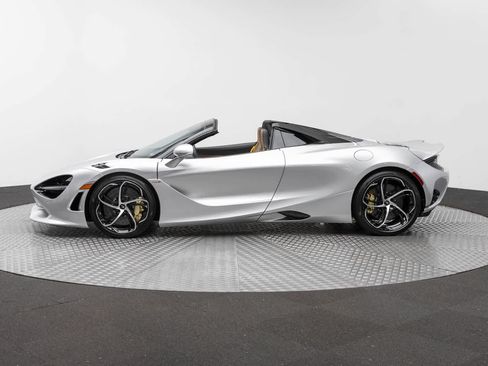 New 2027 McLaren 750S Spider RWD image 3