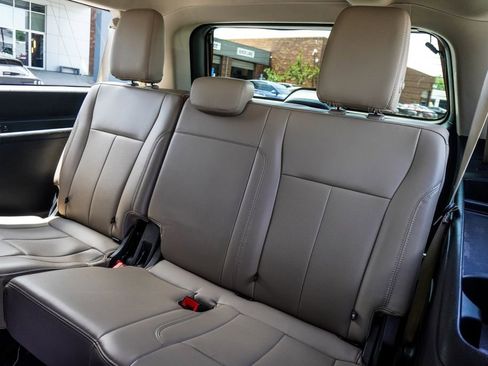 Used 2024 Ford Expedition Max XLT AWD/4WD image 10
