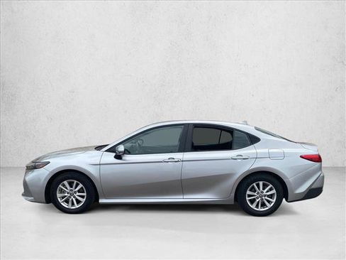 Used 2025 Toyota Camry LE FWD image 9