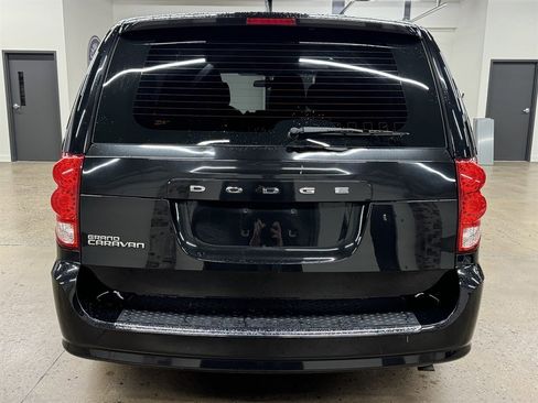 Used 2016 Dodge Grand Caravan American Value Package image 11
