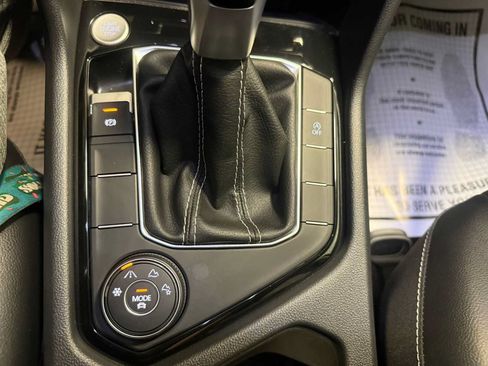 Certified 2023 Volkswagen Taos SEL AWD/4WD image 36
