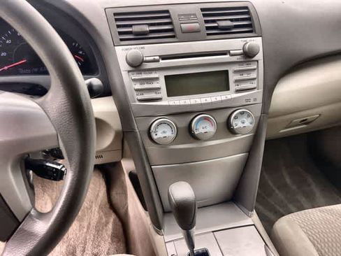Used 2011 Toyota Camry FWD image 18