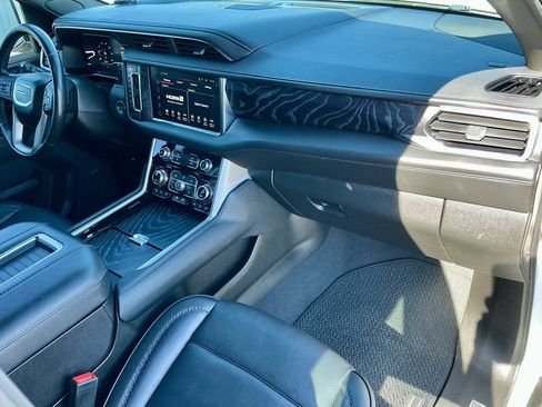Used 2022 GMC Yukon Denali w/ Denali Ultimate Package image 24