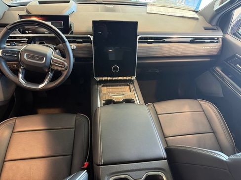 New 2025 GMC Sierra EV Denali AWD/4WD image 8