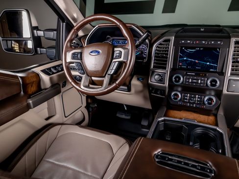Used 2019 Ford F450 Limited image 6