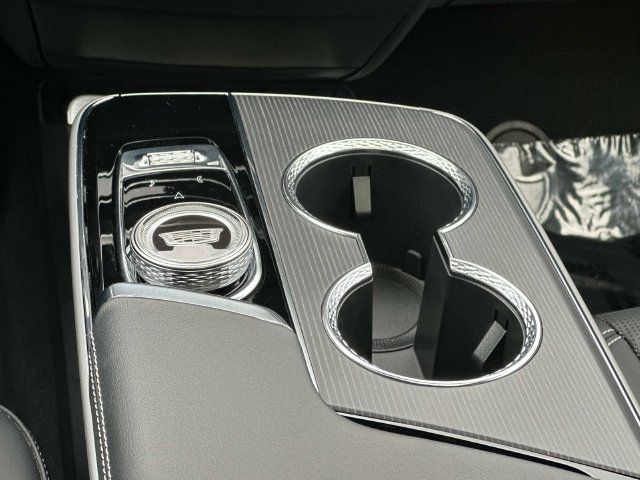 Certified 2025 Cadillac Lyriq Luxury AWD/4WD image 5