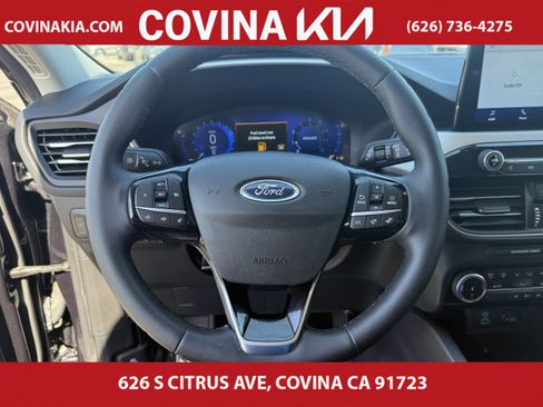 Used 2022 Ford Escape SEL w/ Technology Package image 18