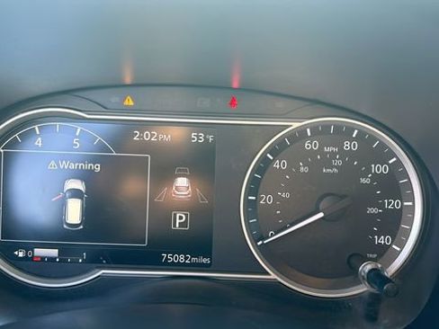 Used 2018 Nissan Kicks SV image 19