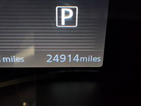 Used 2024 Nissan Kicks SV image 2