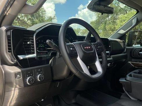 Used 2026 GMC Sierra 3500 SLE AWD/4WD image 11