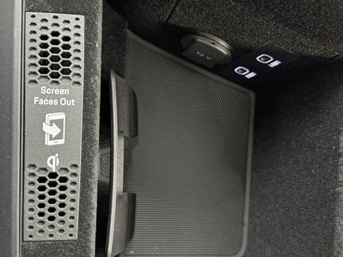 Used 2020 Porsche Taycan 4S w/ Premium Package image 35