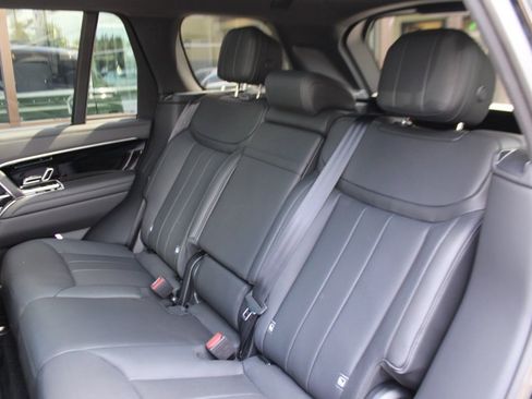 Used 2025 Land Rover Range Rover SE image 37