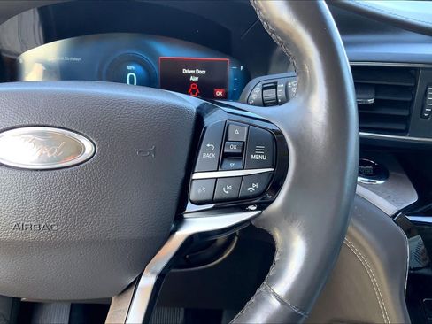 Used 2023 Ford Explorer Platinum w/ Technology Package AWD/4WD image 49