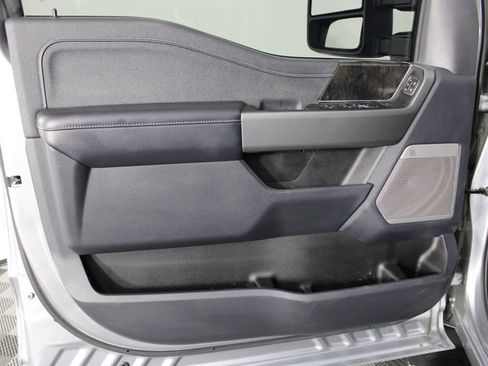 Used 2024 Ford F350 Lariat w/ Sport Appearance Package image 18