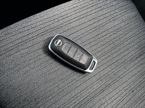 Certified 2023 Nissan Rogue SV image 28