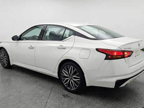 Used 2025 Nissan Altima 2.5 SV image 6