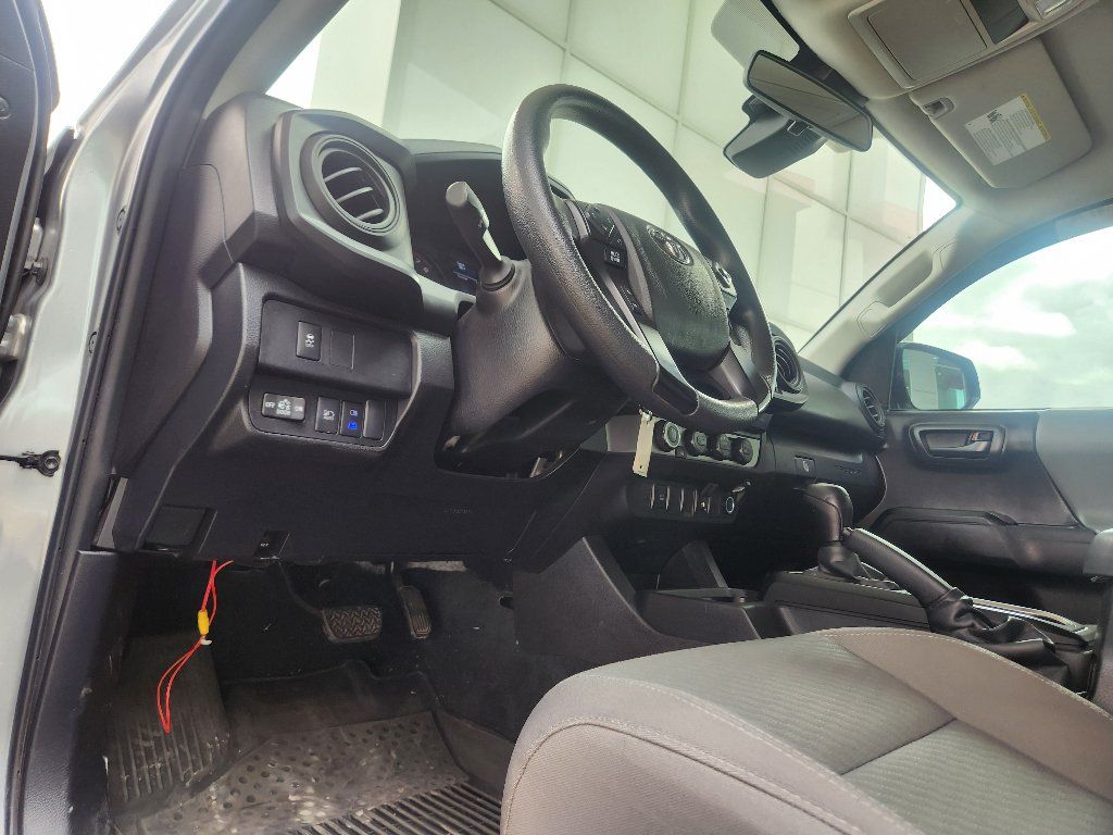 Used 2023 Toyota Tacoma SR AWD/4WD image 15