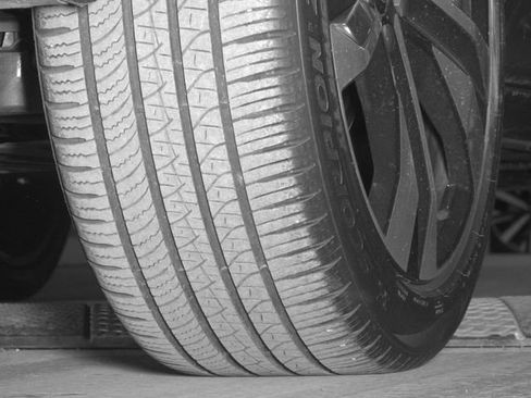 Certified 2024 Volvo XC40 B5 Plus w/ Protection Package Premier image 46