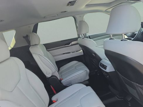 Used 2025 Hyundai Palisade SEL FWD image 29
