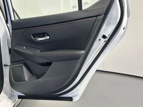 Used 2025 Nissan Sentra SR w/ Midnight Edition FWD image 11