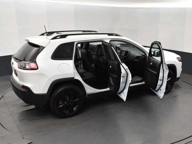 Used 2020 Jeep Cherokee Latitude Plus AWD/4WD image 6