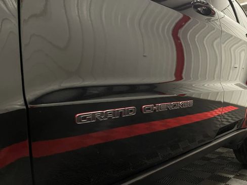 Used 2020 Jeep Grand Cherokee Trailhawk image 14