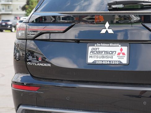 New 2026 Mitsubishi Outlander SE AWD/4WD image 10