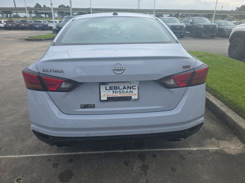 New 2026 Nissan Altima 2.5 SR FWD image 2