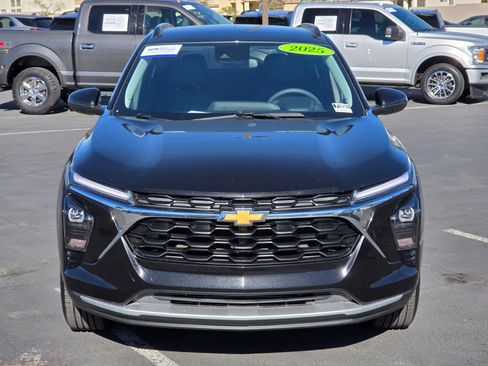 Used 2025 Chevrolet Trax LT image 8