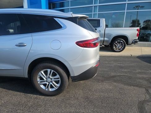 Used 2019 Buick Enclave Essence FWD image 2