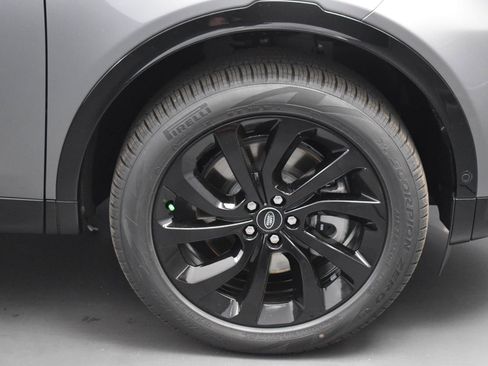 New 2024 Land Rover Discovery Sport Dynamic SE image 11