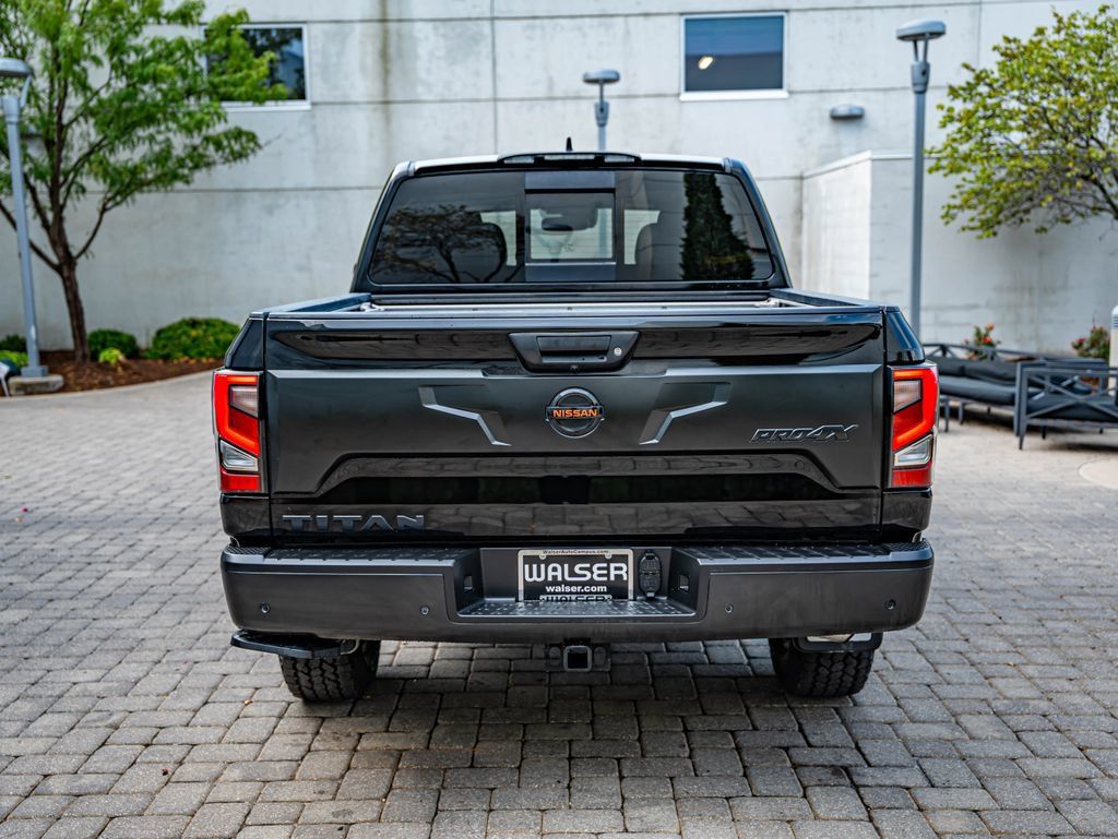 Used 2022 Nissan Titan PRO-4X w/ Pro-4x Convenience Package AWD/4WD image 6