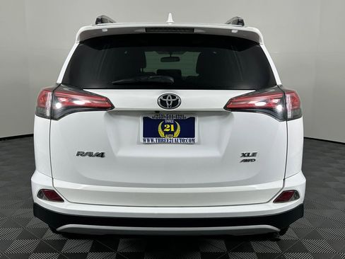 Used 2016 Toyota RAV4 XLE AWD/4WD image 9
