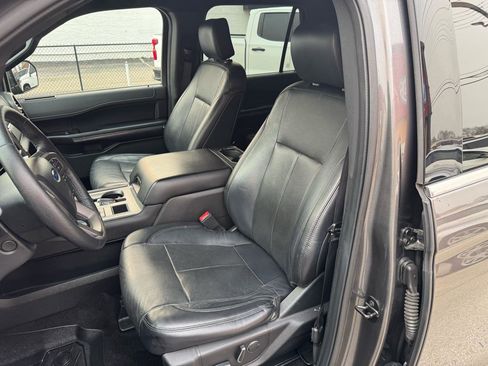 Used 2018 Ford Expedition Max XLT w/ Equipment Group 202A image 12